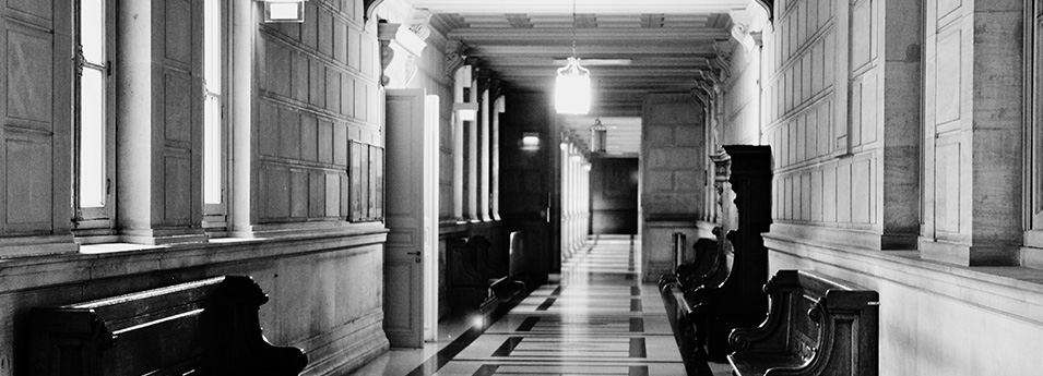 Couloir du Palais de Justice de PARIS © Cabinet MCE - Marie Camille ECK, Avocat au Barreau de PARIS