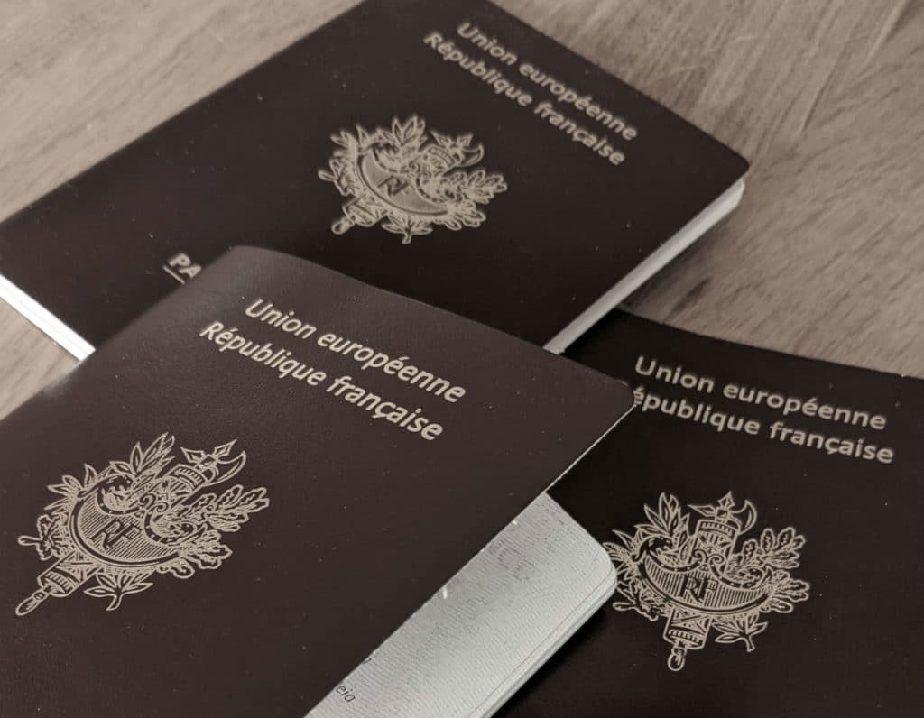 Passeport français © Cabinet MCE - Marie Camille ECK, Avocat usurpation d’identité